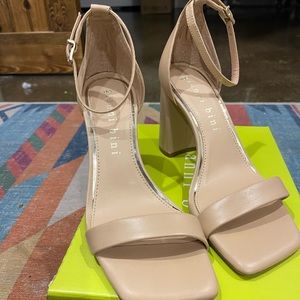 Gianni Bini “maleigh” dark sierra tan size 8.5 -worn twice no flaws